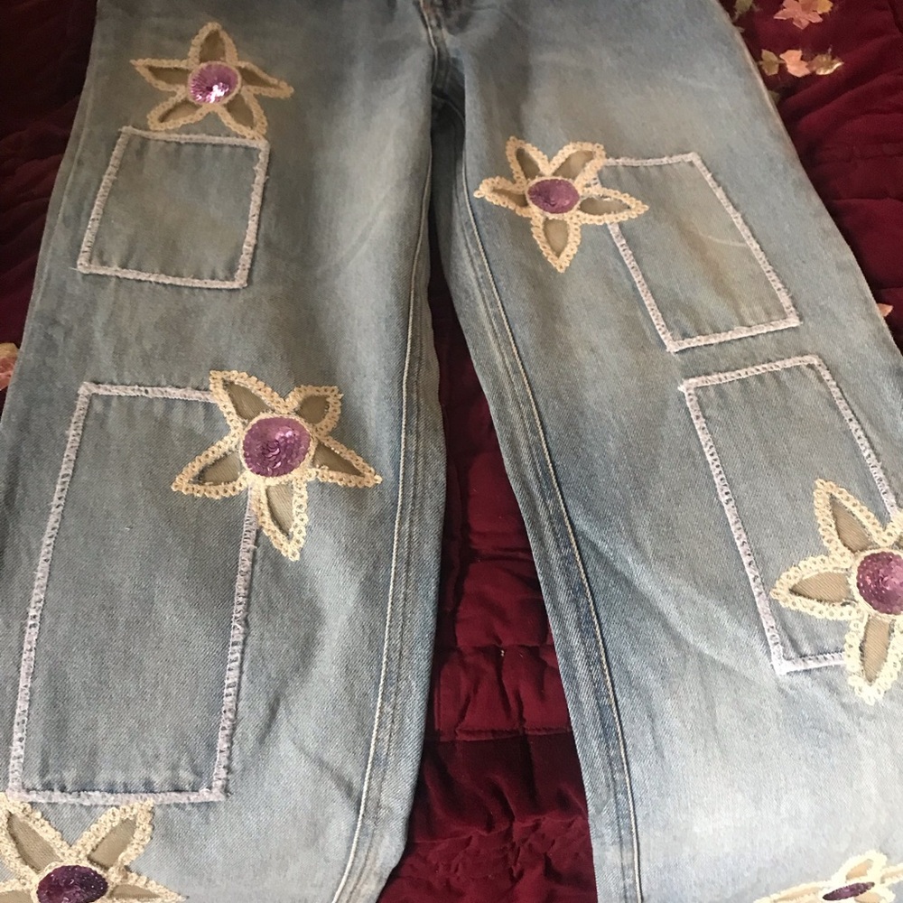 Embroidered Jeans with Floral Accents - Picture 3 of 6